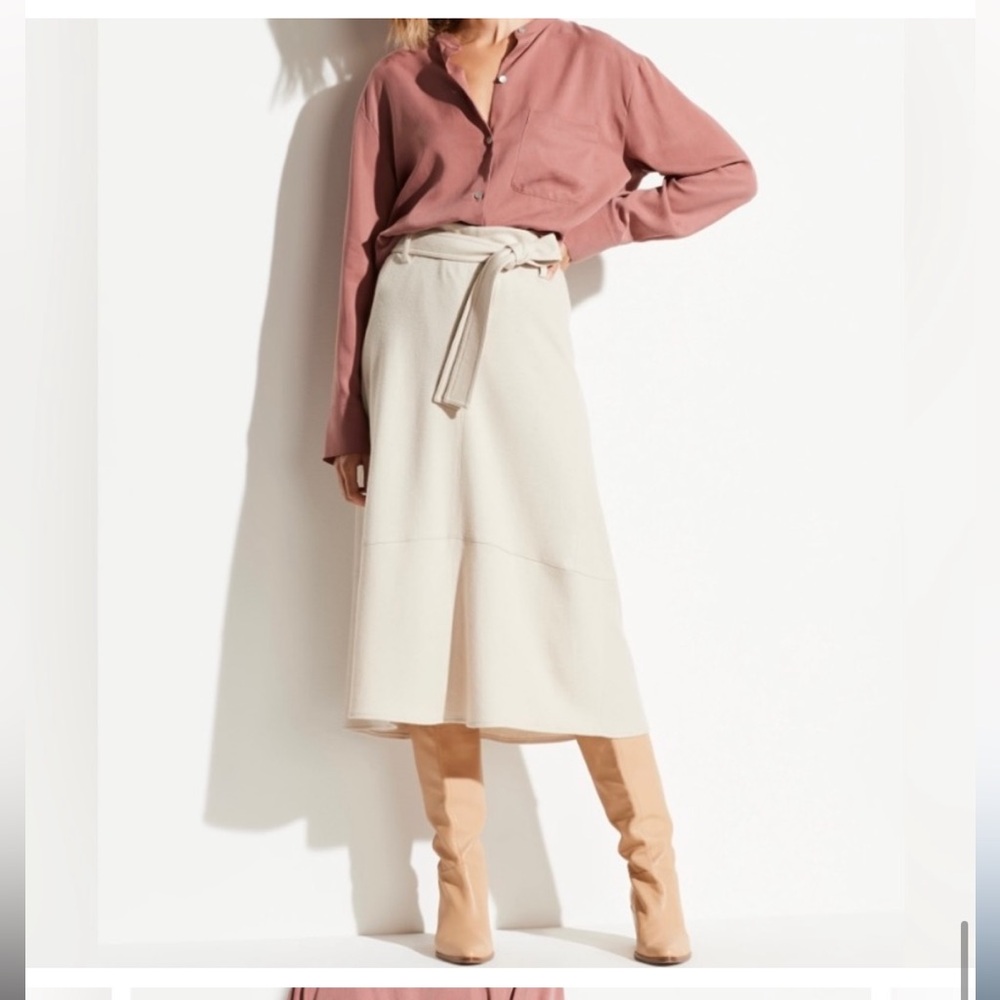 😍LAST CHANCE Vince wool belted skirt